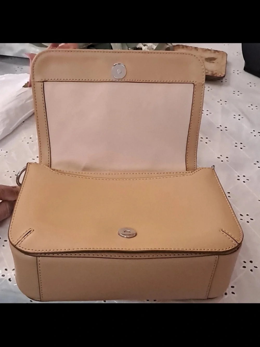 Marc Jacobs Beige Leather Crossbody with Signature Medallion - Picture 6 of 16